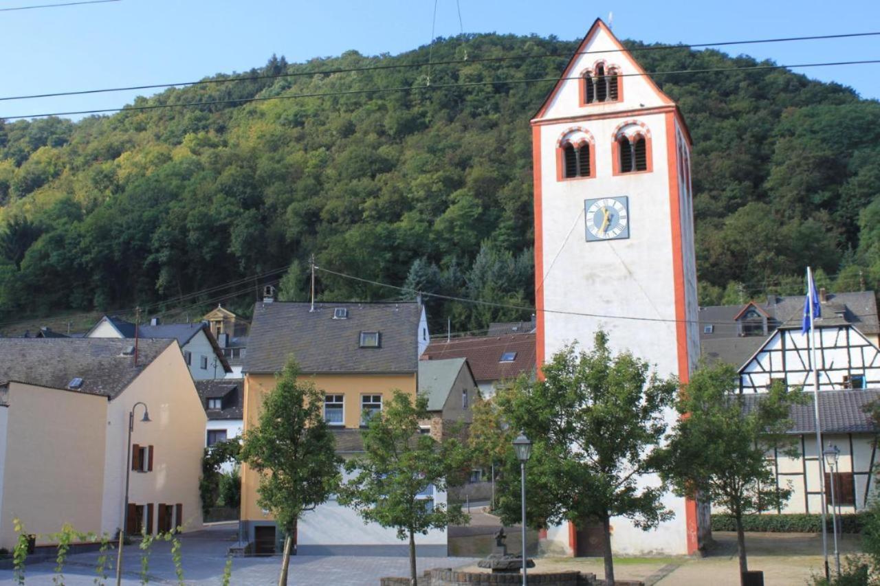 Ferienwohnung Moselliebe Lehmen Bagian luar foto